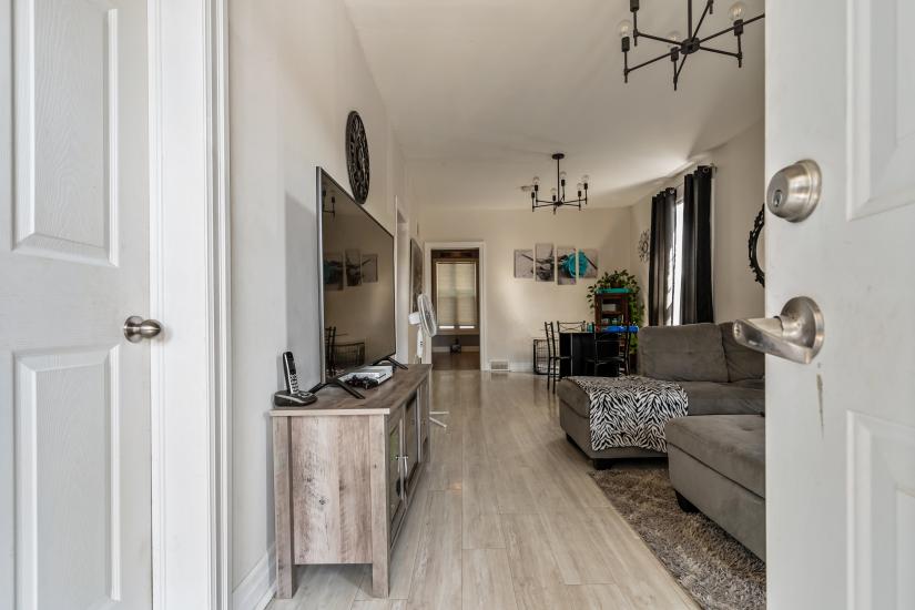 Property listing for 14 Fairview Ave, Hamilton, ON