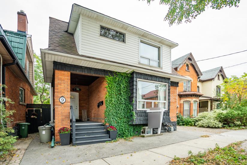 Property listing for 9 Blythe St., Hamilton, ON
