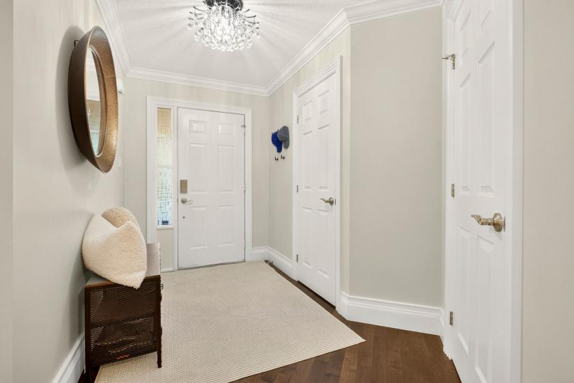 Property listing for 667 Sandcherry Dr., Burlington, ON