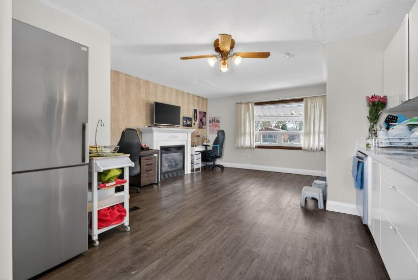 Property listing for #2-150 Ewen Rd., Hamilton, ON