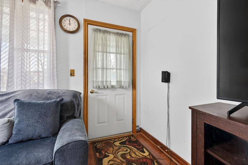 Property listing for 663 Tate Ave., Hamilton, ON