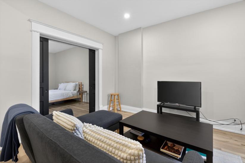 Property listing for 11 Barnesdale Ave. N., Hamilton, ON