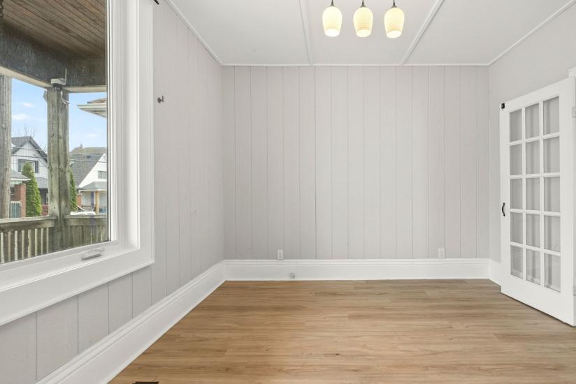 Property listing for 1236 Cannon St. E., Hamilton, ON