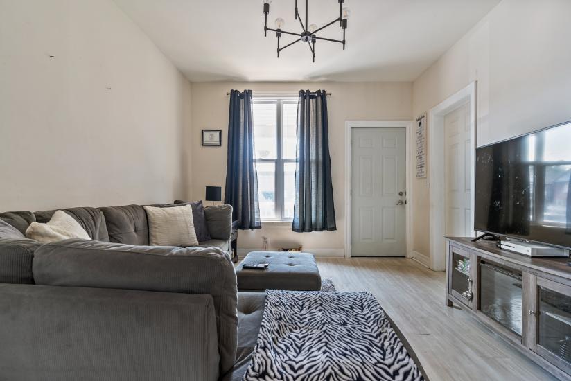 Property listing for 14 Fairview Ave, Hamilton, ON