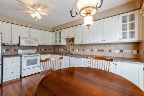 Property listing for 22 Red Haven Dr., Grimsby, ON