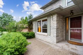Property listing for 145 Lavender Dr., Ancaster, ON
