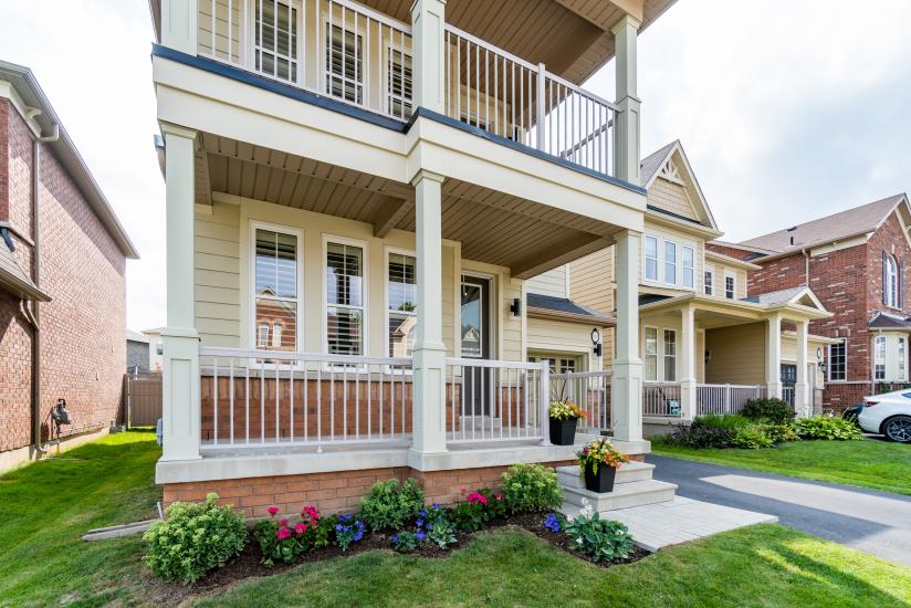 Property listing for 124 Springview Dr., Waterdown, Ontario