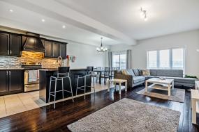 Property listing for #5-370 Stonehenge Dr., Ancaster, ON