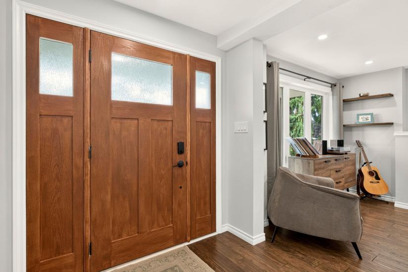 Property listing for 98 First Rd. W., Stoney Creek, ON