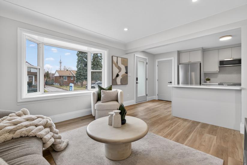 Property listing for 330 East 15th St, Hamilton, ON