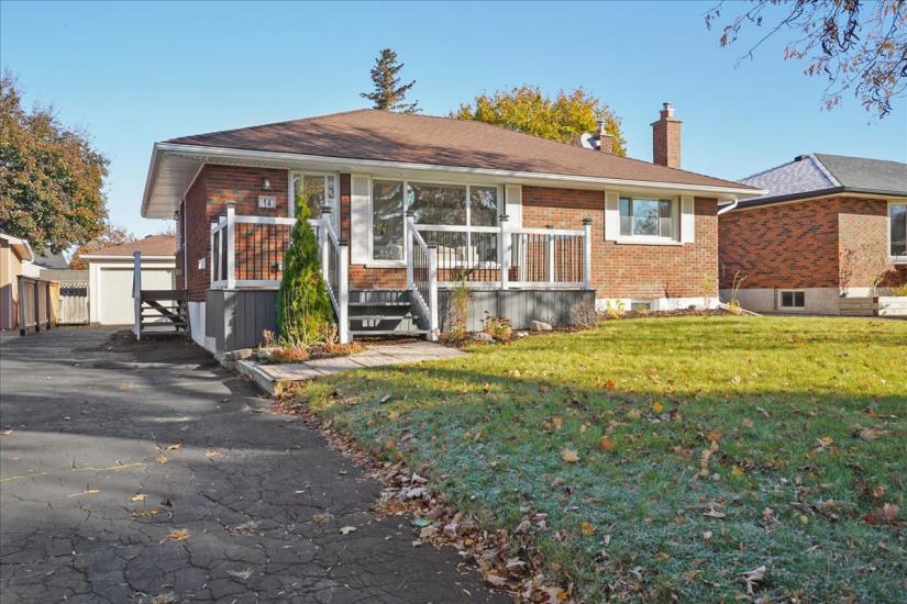 Property listing for U-14 Pembroke Ave., Brantford, ON