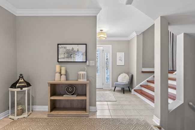 Property listing for 35 Shalfleet Blvd., Brantford, ON