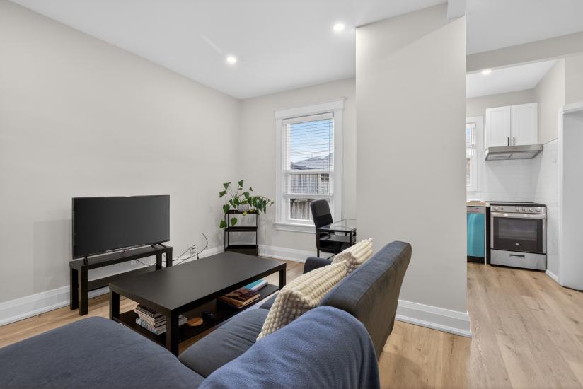 Property listing for 11 Barnesdale Ave. N., Hamilton, ON