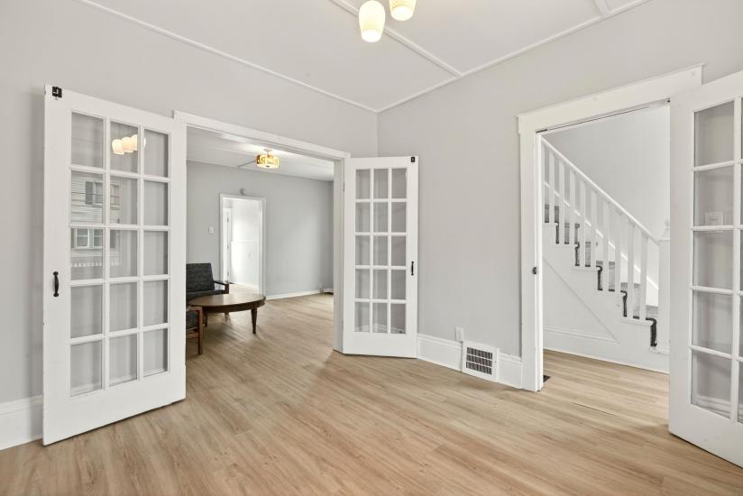 Property listing for 1236 Cannon St. E., Hamilton, ON