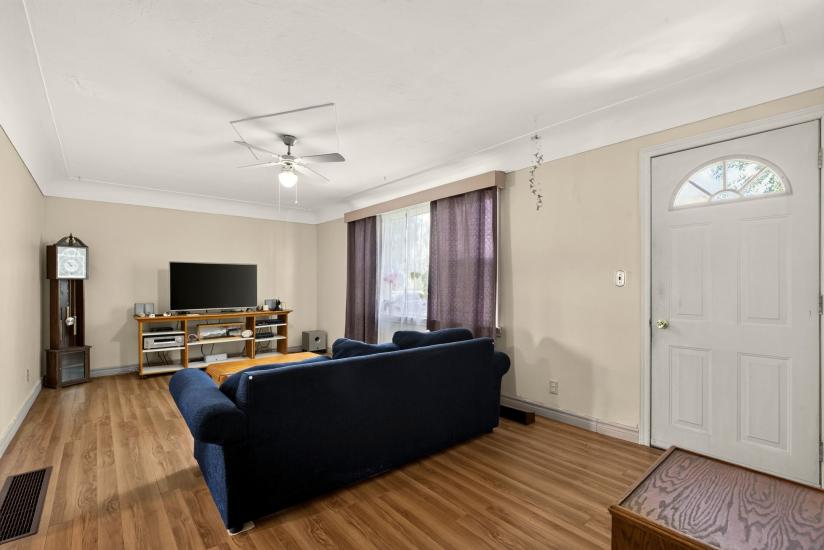 Property listing for 958 Highland Rd. E., Stoney Creek, ON