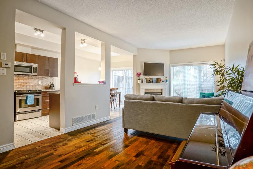 Property listing for 104 Myers Lane, Ancaster, ON