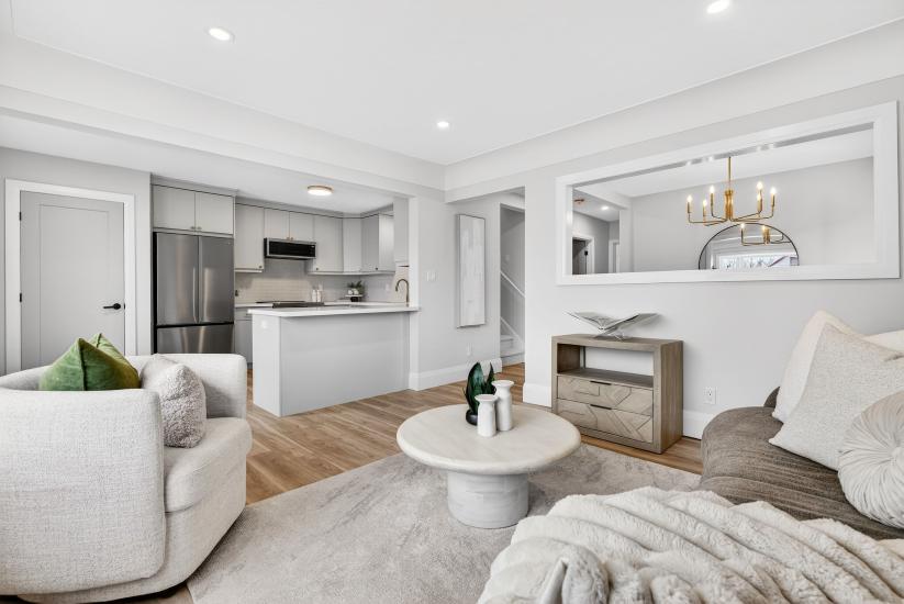 Property listing for 330 East 15th St, Hamilton, ON