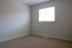 Property listing for 13 White Star Lane, Grimsby, ON