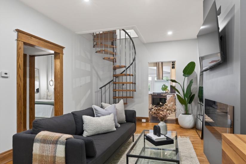 Property listing for 105 Highland Ave., St. Catharines, ON