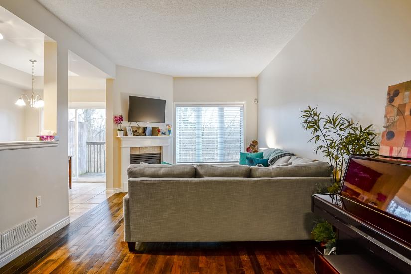 Property listing for 104 Myers Lane, Ancaster, ON