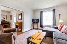 Property listing for 180 St. Catharines St., Smithville, Ontario