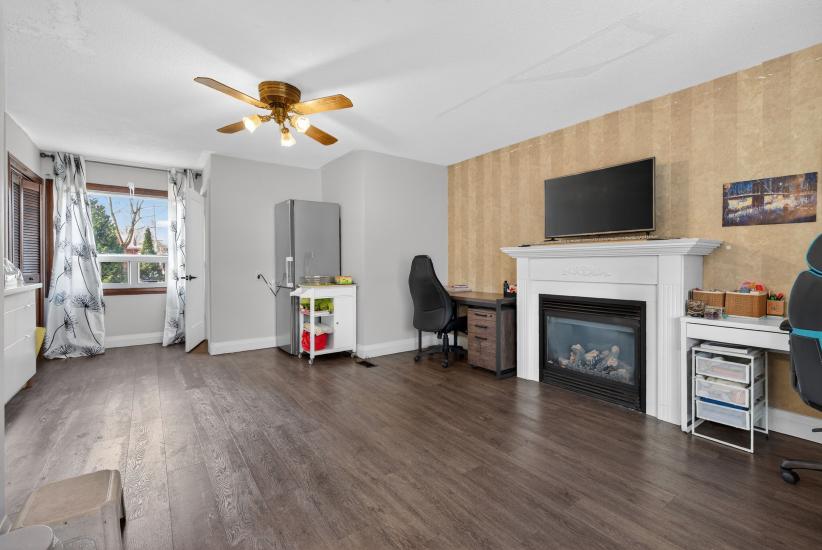 Property listing for #2-150 Ewen Rd., Hamilton, ON