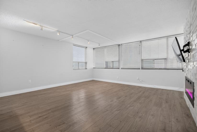 Property listing for #1106-120 Duke St., Hamilton, ON