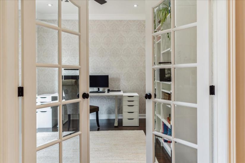 Property listing for 60 Pumpkin Pass, Binbrook, ON