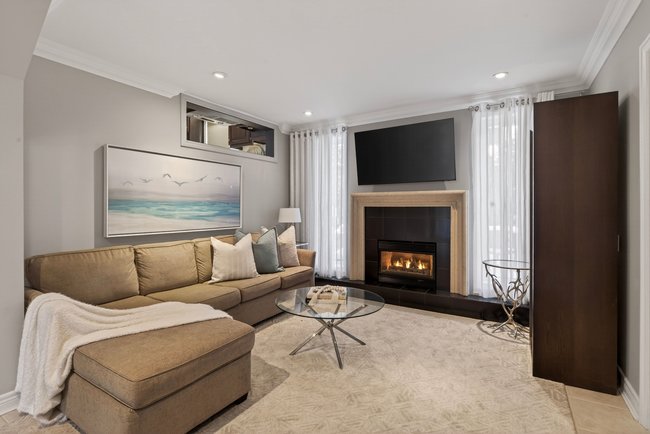 Property listing for 35 Shalfleet Blvd., Brantford, ON
