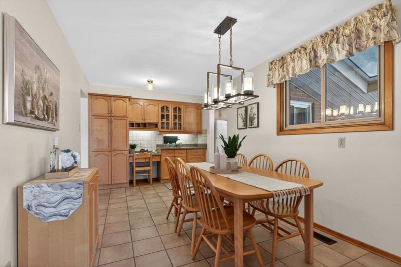 Property listing for 624 Seventh Ave., Hamilton, ON