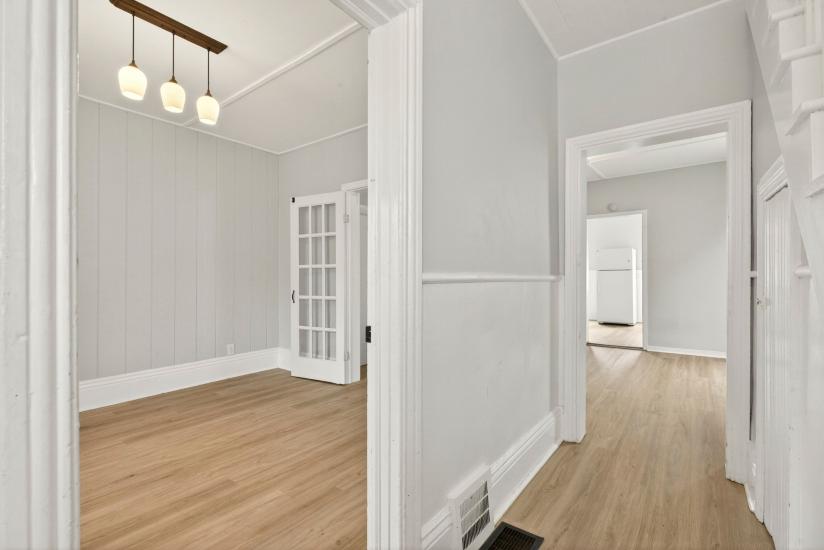 Property listing for 1236 Cannon St. E., Hamilton, ON