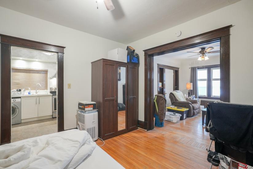 Property listing for 115 Balsam Ave S, Hamilton, ON