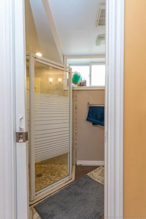 Property listing for 748 Garth St., Hamilton, Ontario