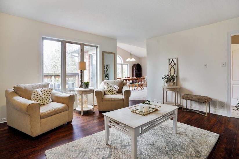 Property listing for 154 Hepburn Cres., Hamilton, ON