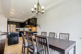 Property listing for #5-370 Stonehenge Dr., Ancaster, ON