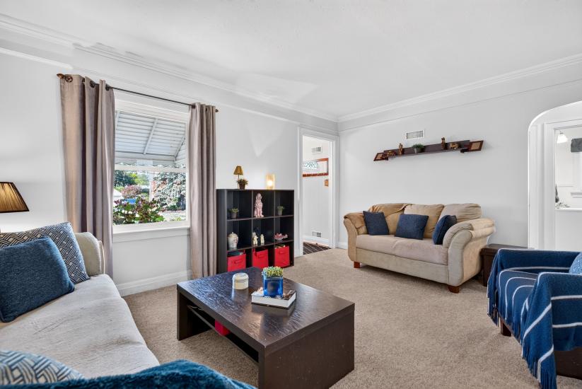 Property listing for 109 Linwood Ave., Port Colborne, ON