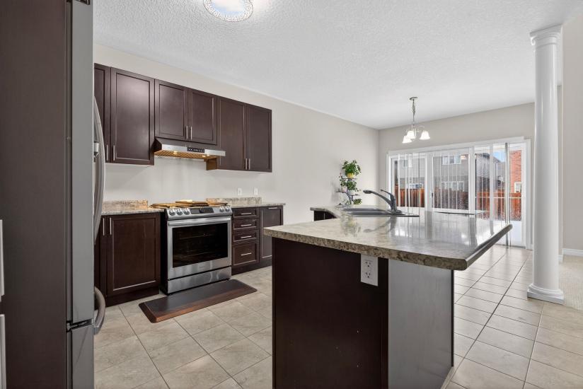 Property listing for 79 Dolomiti Crt., Stoney Creek, ON