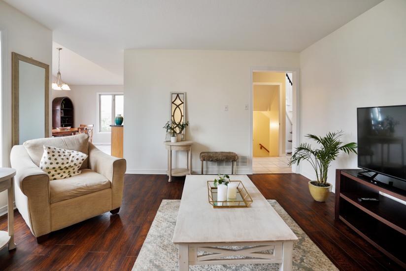 Property listing for 154 Hepburn Cres., Hamilton, ON