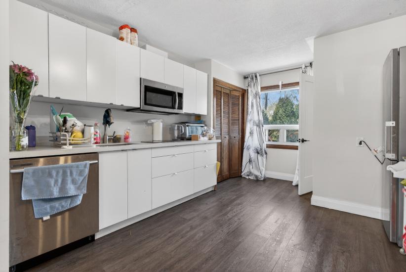 Property listing for #2-150 Ewen Rd., Hamilton, ON