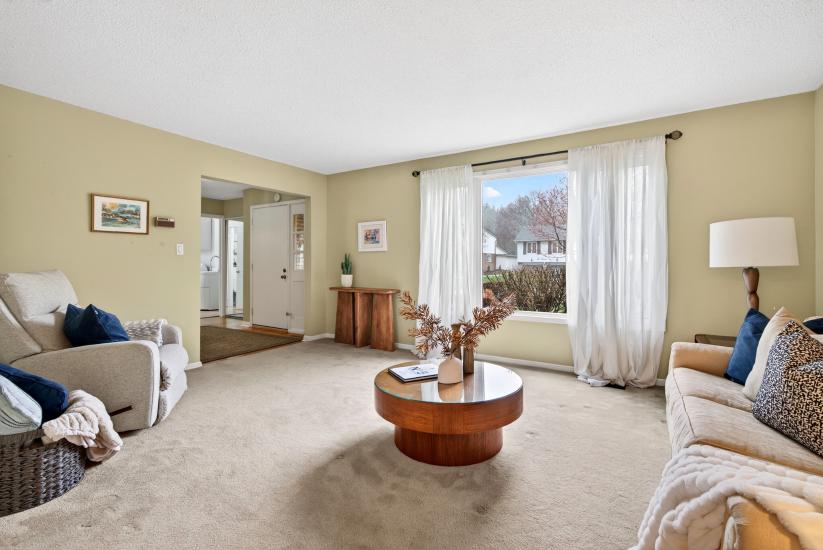 Property listing for 103 Turnbull Rd., Dundas, ON