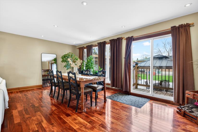Property listing for 380 East 37th St., Hamilton, ON
