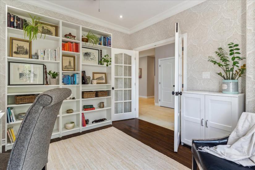 Property listing for 60 Pumpkin Pass, Binbrook, ON