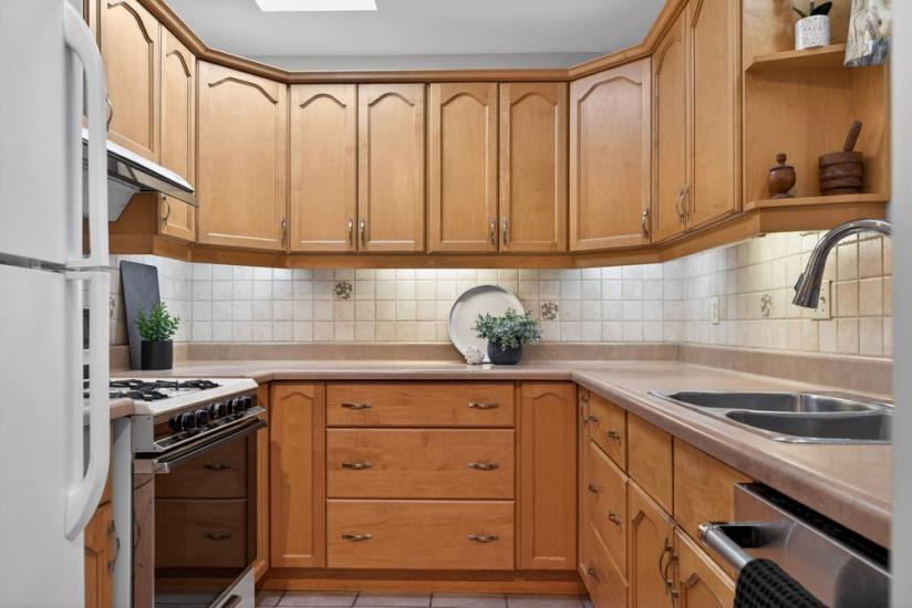 Property listing for 624 Seventh Ave., Hamilton, ON