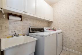 Property listing for 22 Red Haven Dr., Grimsby, ON