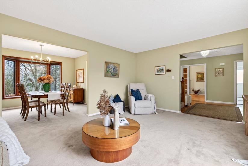 Property listing for 103 Turnbull Rd., Dundas, ON