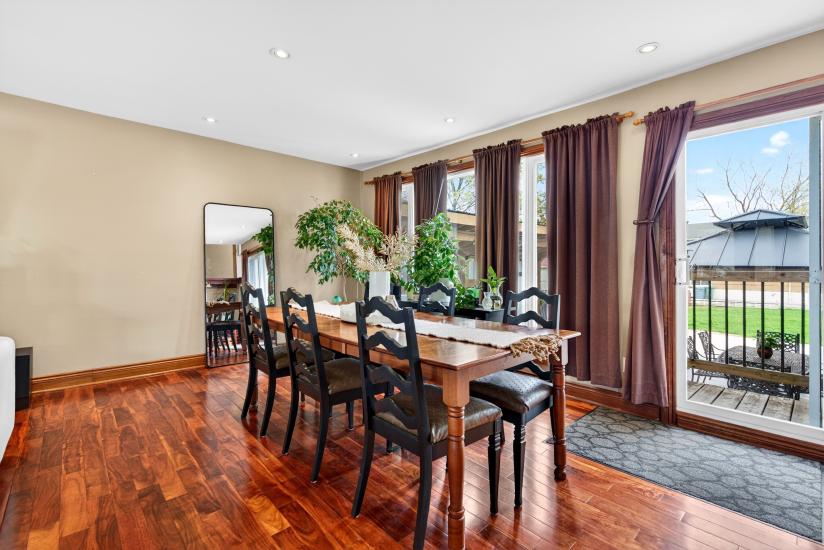 Property listing for 380 East 37th St., Hamilton, ON