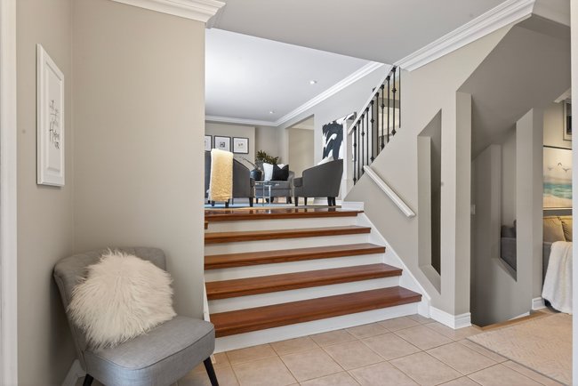 Property listing for 35 Shalfleet Blvd., Brantford, ON