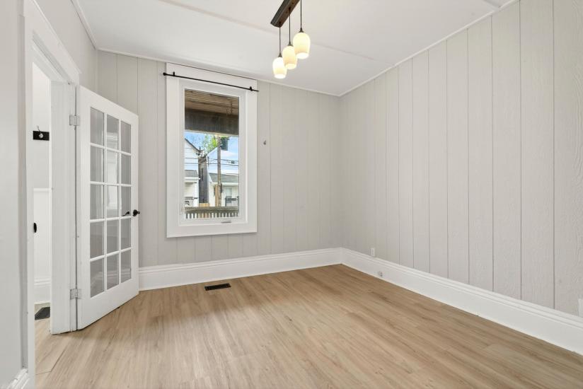 Property listing for 1236 Cannon St. E., Hamilton, ON