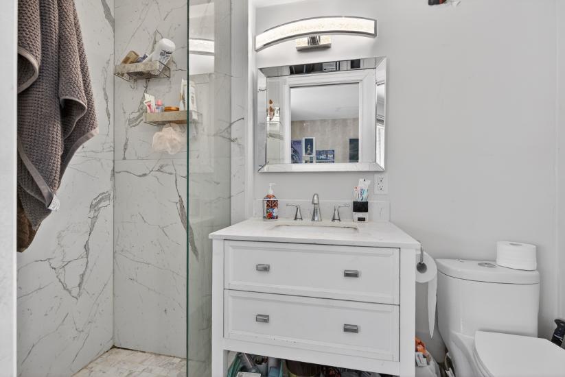 Property listing for #2-150 Ewen Rd., Hamilton, ON