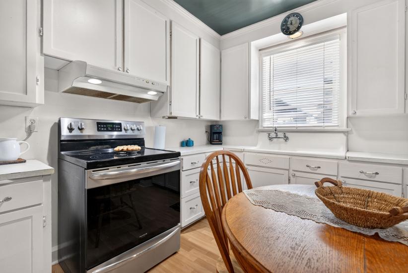 Property listing for 109 Linwood Ave., Port Colborne, ON